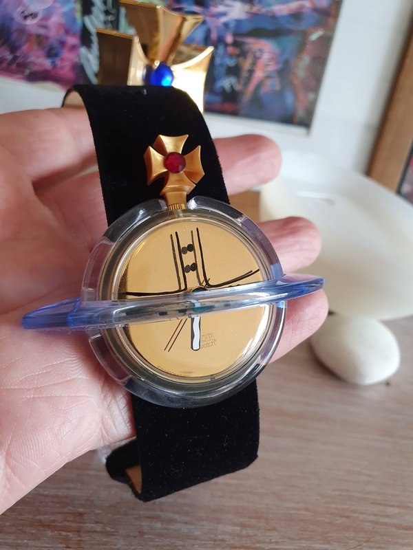 Montre Royale Swatch ORB par Vivienne Westwood