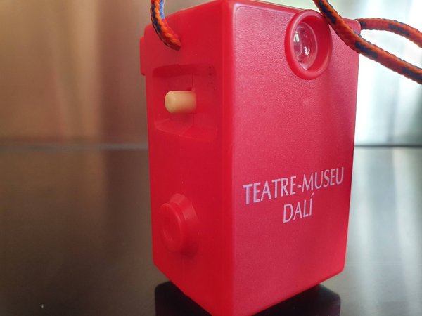 Appareil photo vintage ciné-musée Salvador Dali