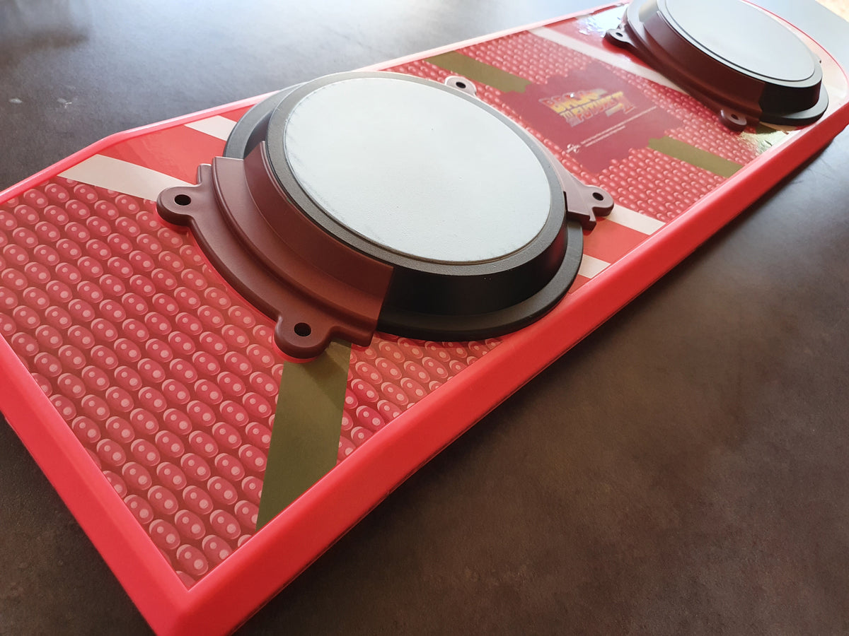 Hover Board signé par Marty, Doc, Biff et Lorraine !