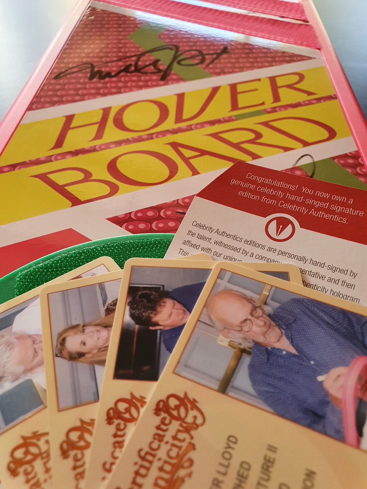 Hover Board signé par Marty, Doc, Biff et Lorraine !