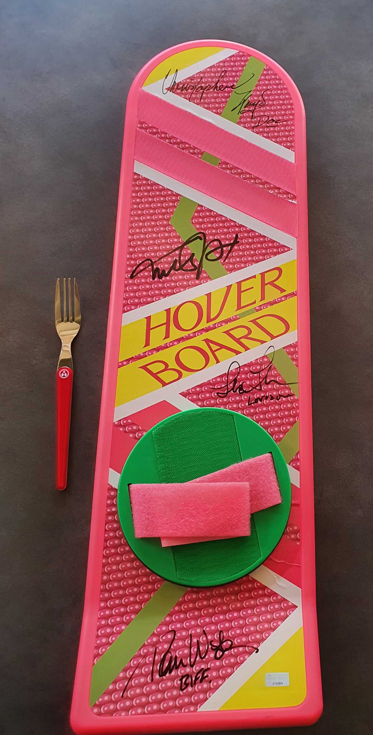 Hover Board signé par Marty, Doc, Biff et Lorraine !