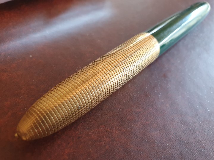 Stylo Louis Vuitton Doc Laq vert et Or