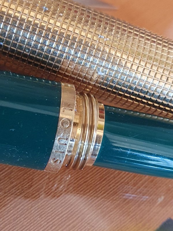 Stylo Louis Vuitton Doc Laq vert et Or
