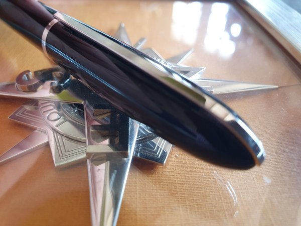 Stylo Louis Vuitton Doc Laq Noir et Argent