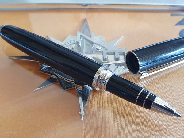 Stylo Louis Vuitton Doc Laq Noir et Argent