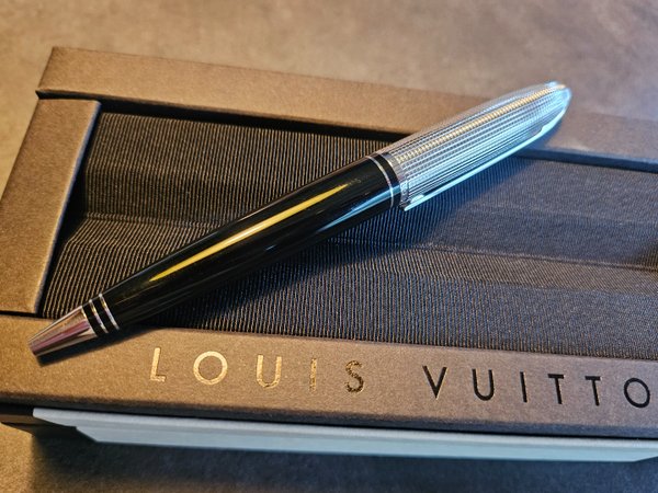 Stylo Louis Vuitton Doc Laq noir et argent