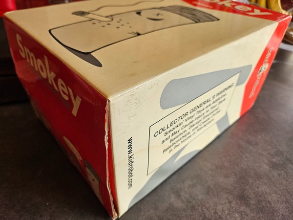 Signé par l'artiste Frank Kozik - Smokey Monger 30 cm