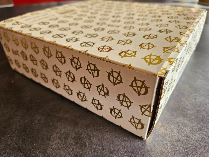 Kozik croix Anarchy Blanc et Sang - Edition limitée 500