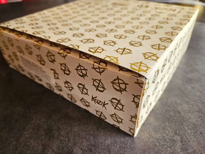 Kozik croix Anarchy Blanc et Sang - Edition limitée 500