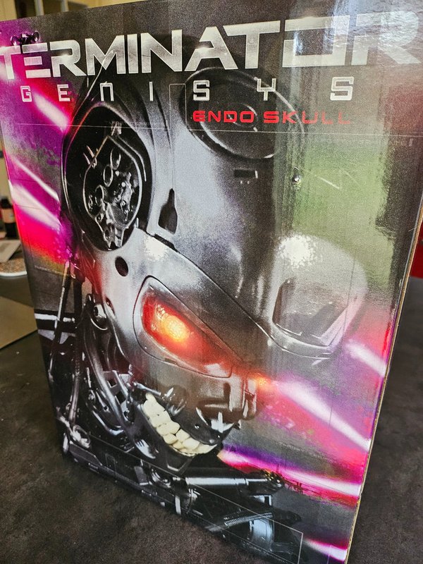 Buste Terminator T-800 signé par Arnold Schwarzenegger 63/200