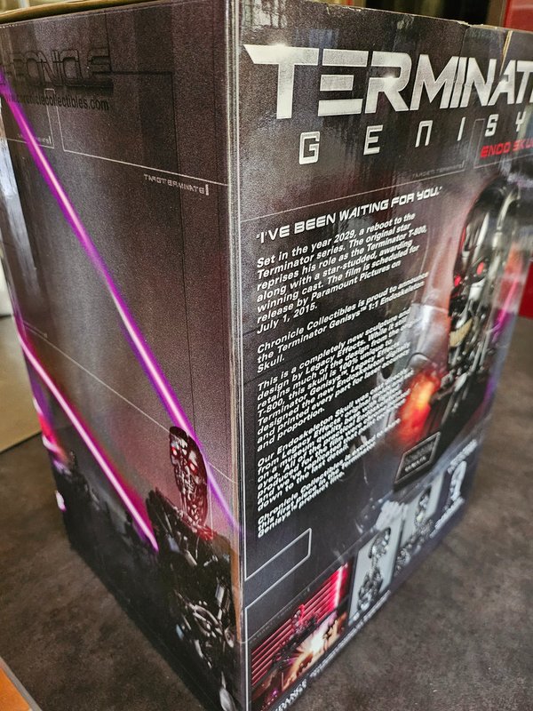Buste Terminator T-800 signé par Arnold Schwarzenegger 63/200