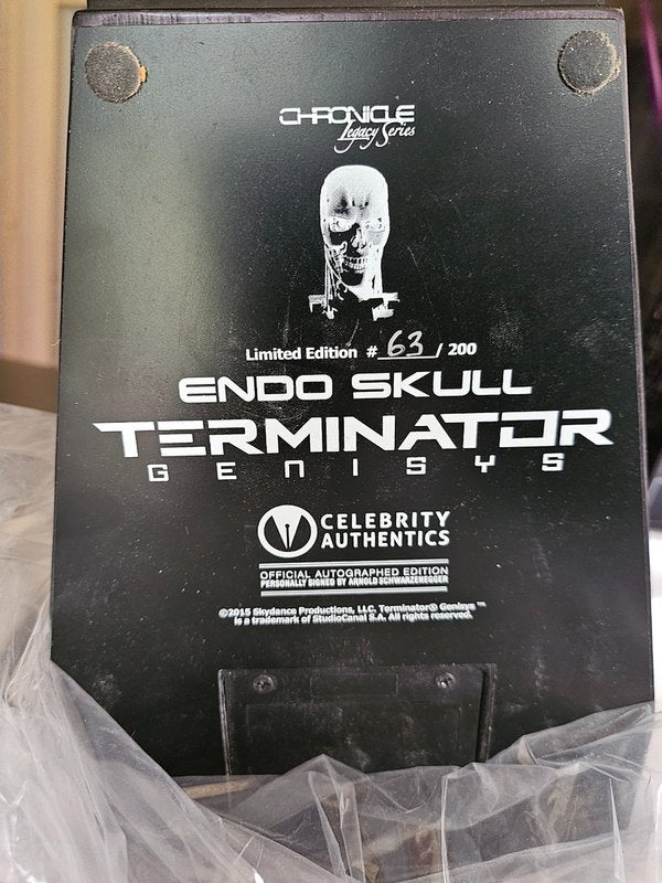 Buste Terminator T-800 signé par Arnold Schwarzenegger 63/200