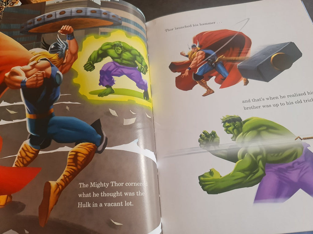 Livre Marvel avec autographe de Stanlee. Avengers X-Men