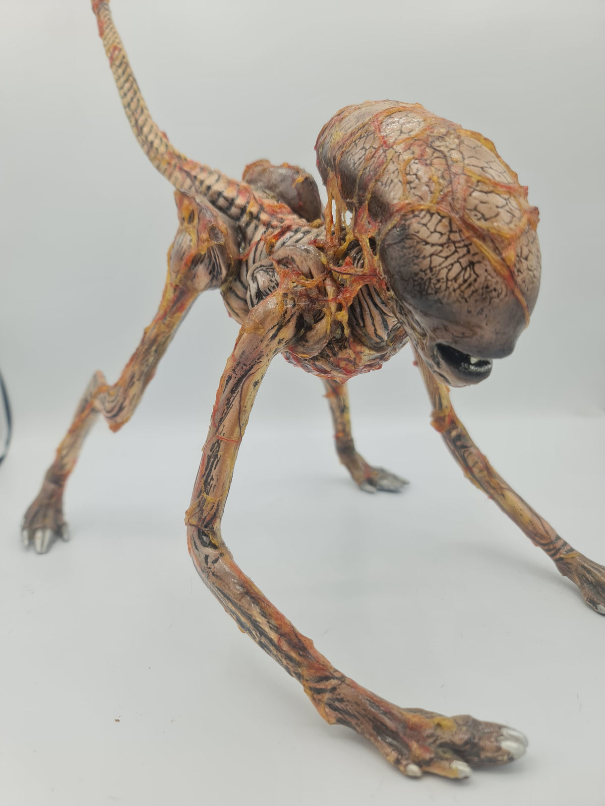 Alien Dog burster statuette