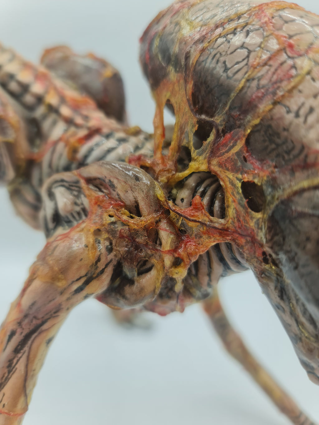 Alien Dog burster statuette