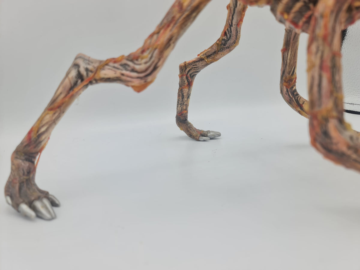 Alien Dog burster statuette