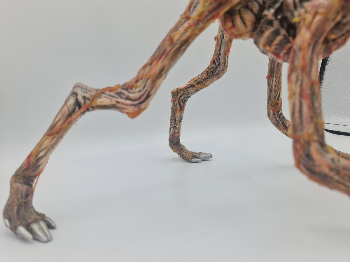 Alien Dog burster statuette