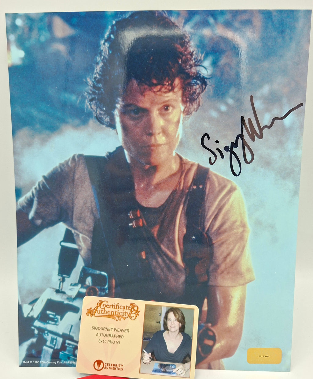 Photo ALIEN signée par Sigourney Weaver, avec COA