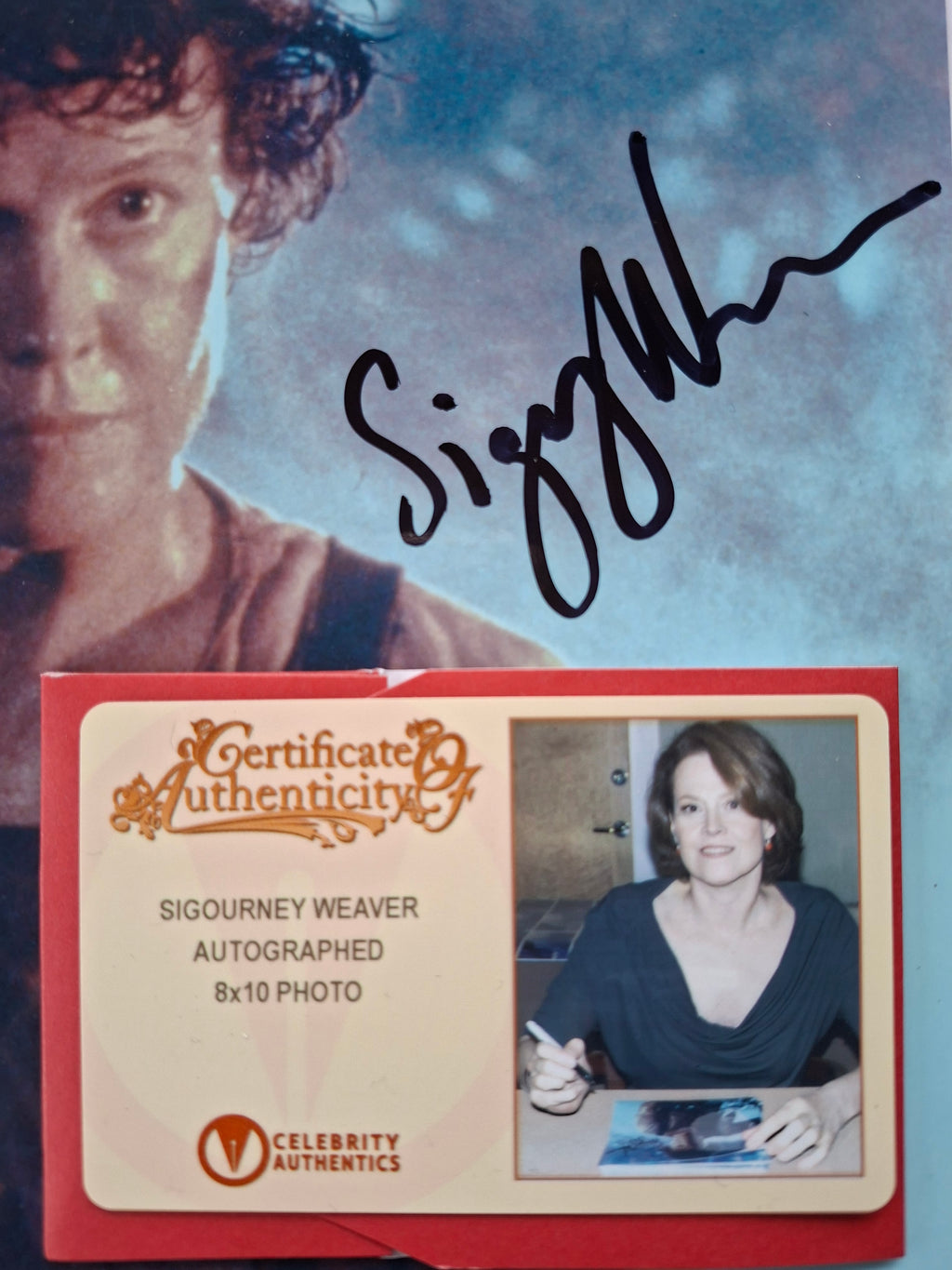 Photo ALIEN signée par Sigourney Weaver, avec COA