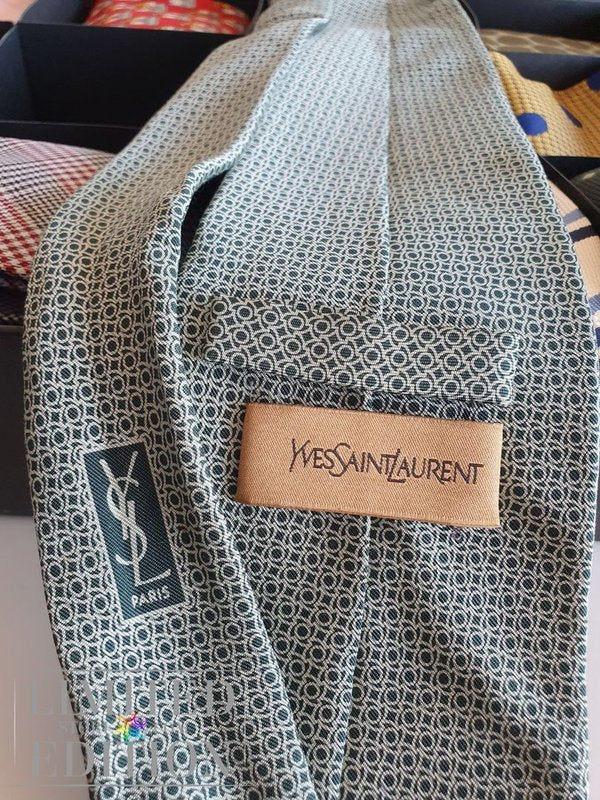 23 cravates Yves Saint-Laurent, Burberry's, Cerruti, Hugo Boss...