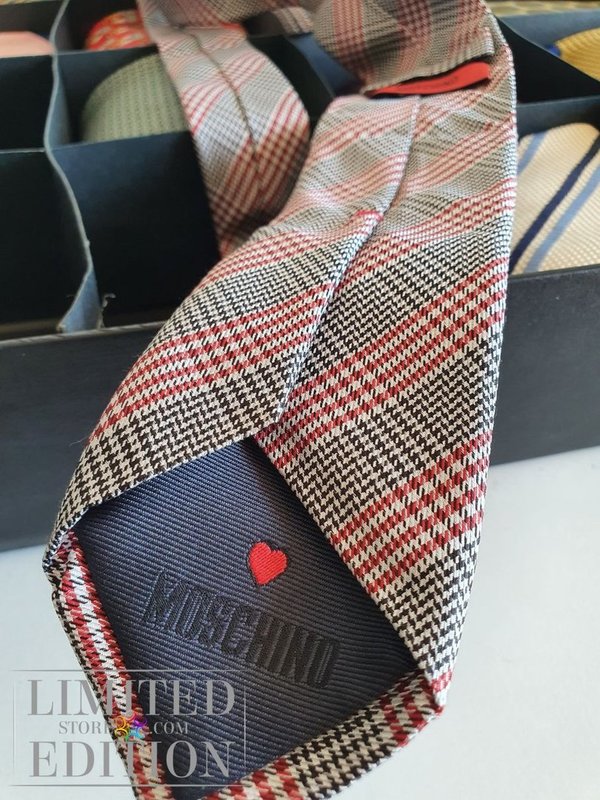 23 cravates Yves Saint-Laurent, Burberry's, Cerruti, Hugo Boss...