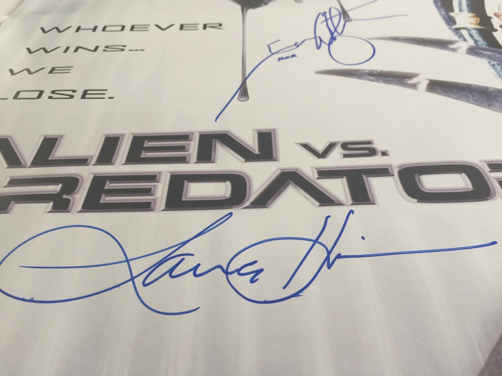 Affiche 101x68 ALIEN VS PREDATOR plusieurs autographes