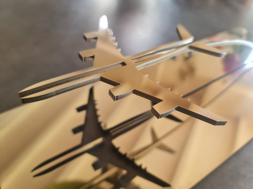 Sculpture Airbus A340 design signée