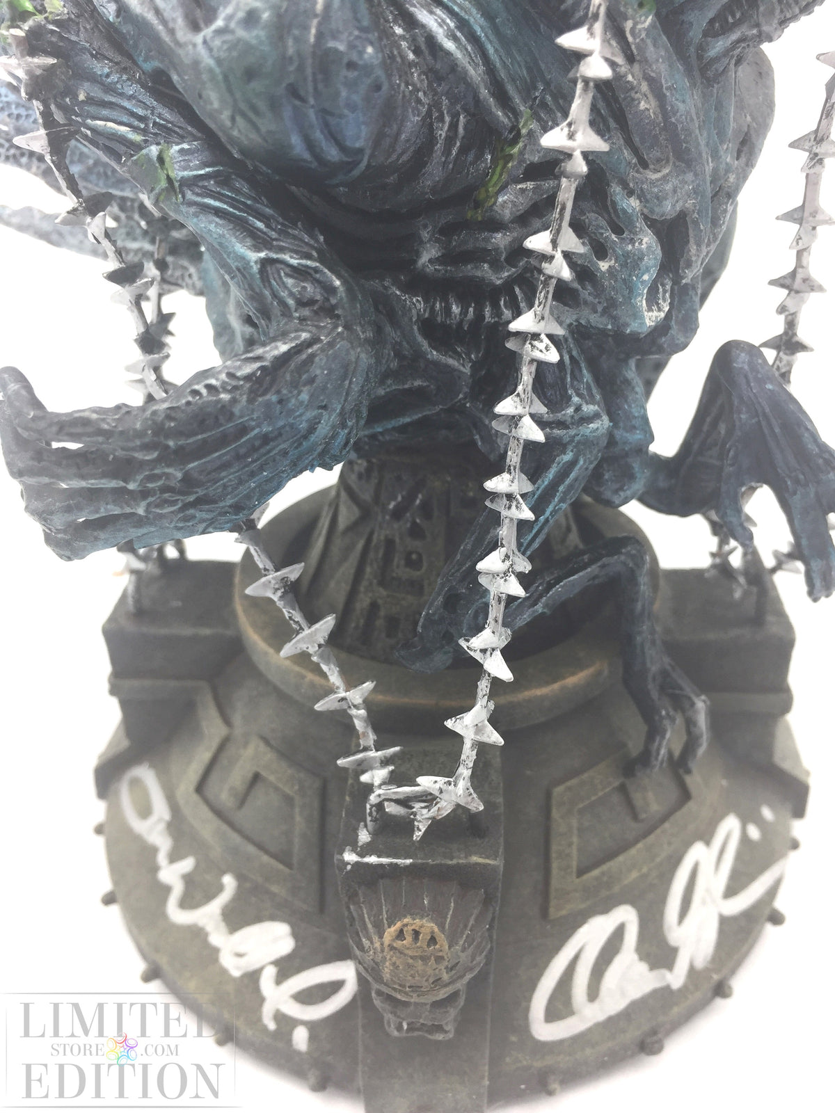 Alien Captive Queen 2 autographes