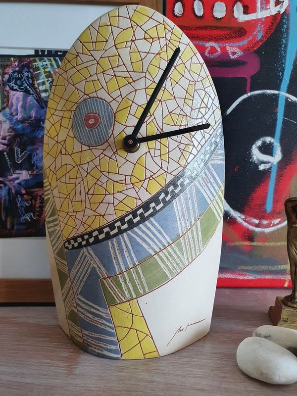 Horloge en céramique émaillée