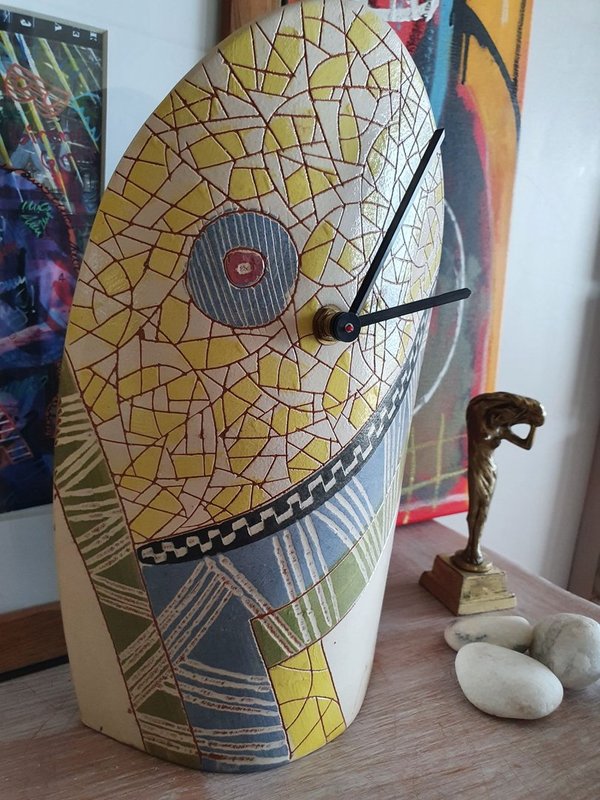 Horloge en céramique émaillée