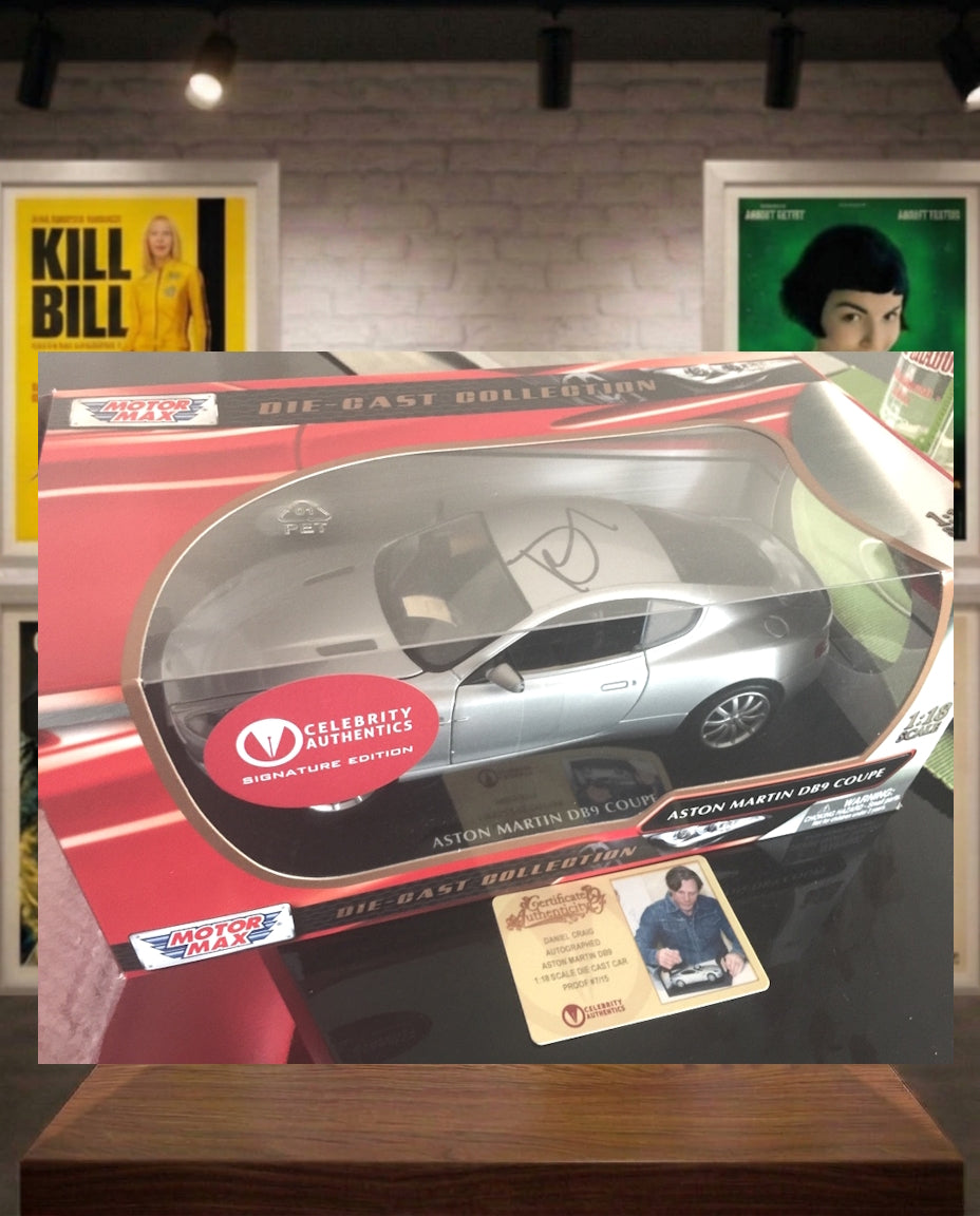 Aston Martin DB9 AUTOGRAPHE Daniel Craig James Bond 007