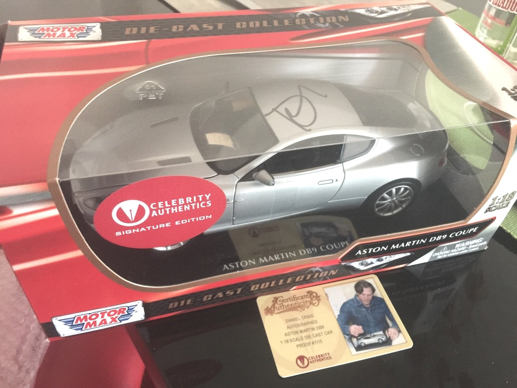 Aston Martin DB9 AUTOGRAPHE Daniel Craig James Bond 007