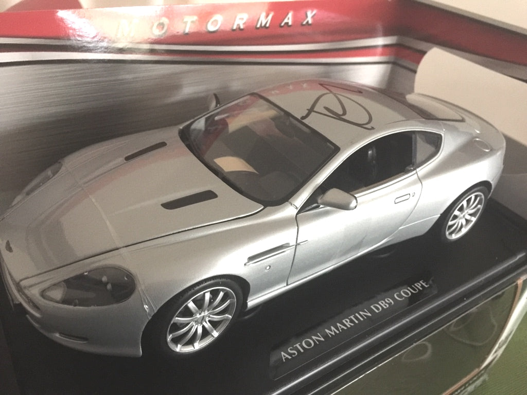 Aston Martin DB9 AUTOGRAPHE Daniel Craig James Bond 007