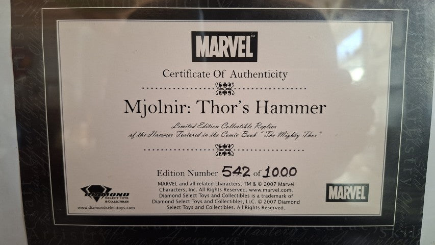 Autographe de Chris Hemsworth + Mjolnir édition limitée - Celebrity Authentics Marvel Avengers
