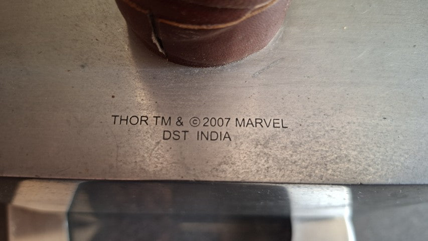 Autographe de Chris Hemsworth + Mjolnir édition limitée - Celebrity Authentics Marvel Avengers