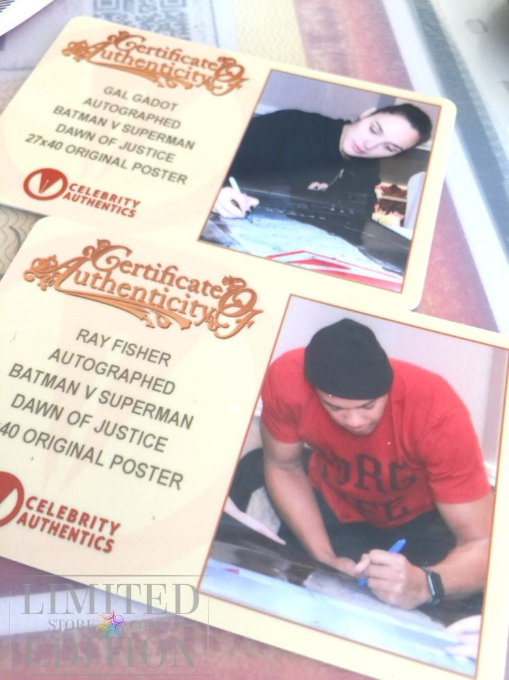 Affiche Batman vs Superman signé par Gal Gadot et Ray Fisher