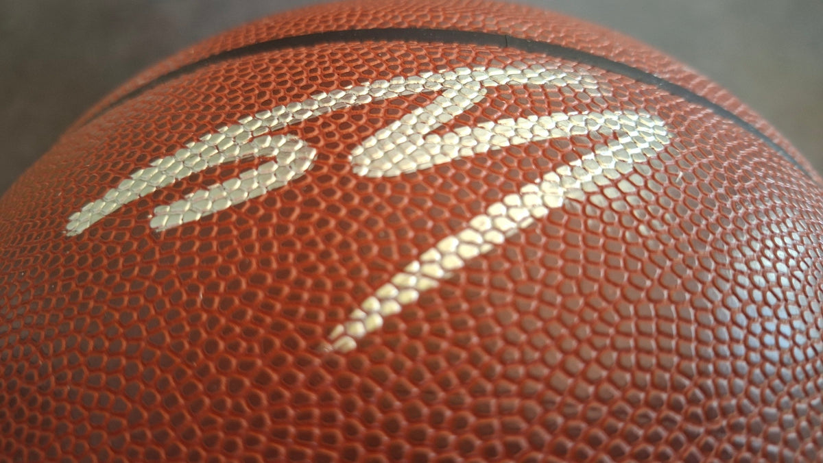Ballon de basket signé par Shaquille O'Neal