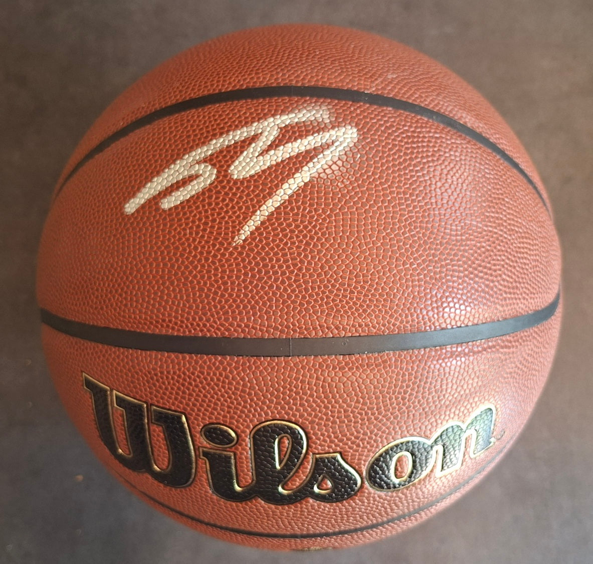 Ballon de basket signé par Shaquille O'Neal