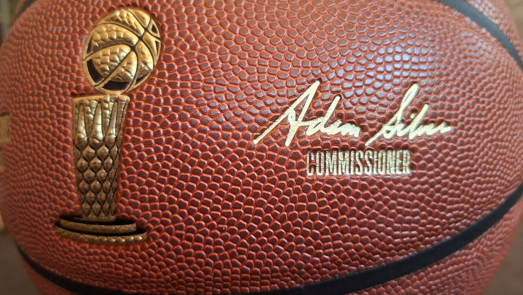 Ballon de basket signé par Shaquille O'Neal