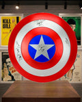 Bouclier Captain America EFX Edition limitée. Signé 4 fois