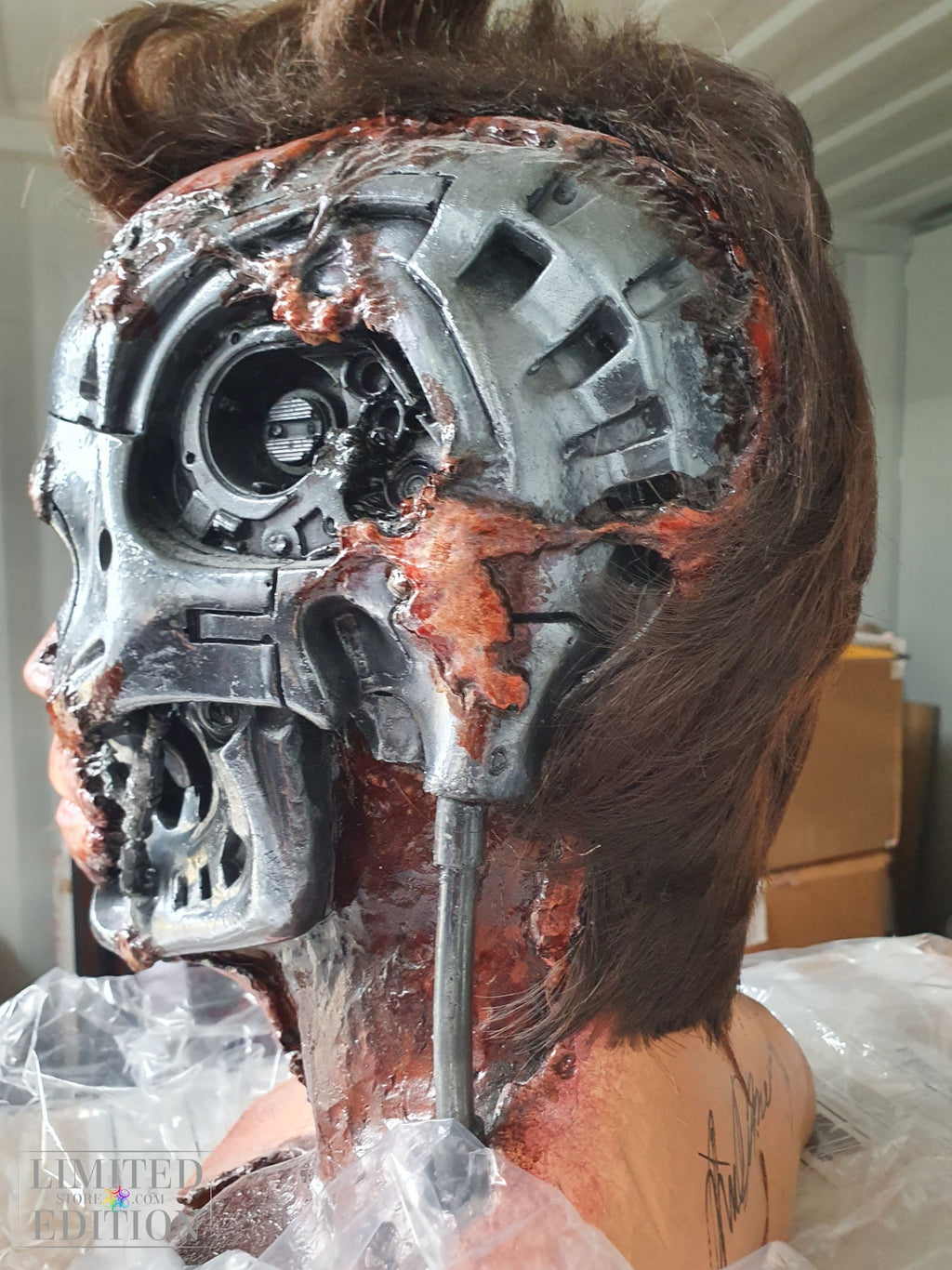 Pièce unique Buste Terminator signé par Arnold Schwarzenegger
