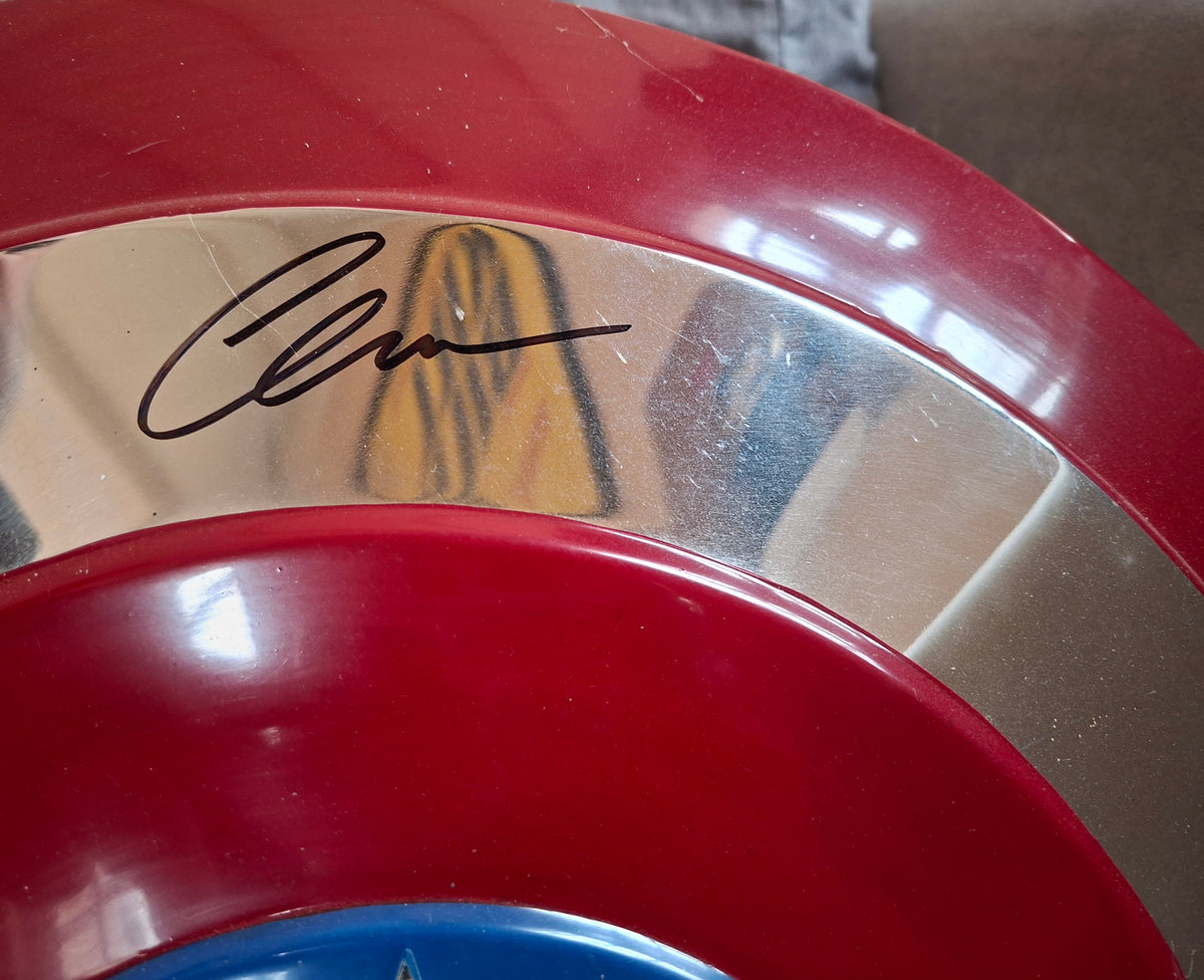 Bouclier Captain America MARVEL signé par Chris Evans SWAU certification