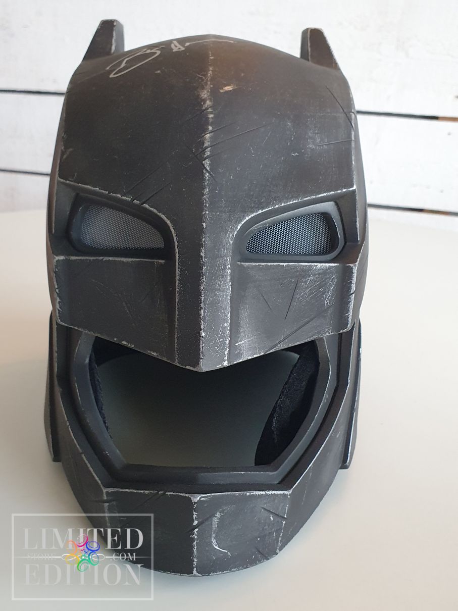 Masque Batman échelle 1:1 signé par Ben Affleck