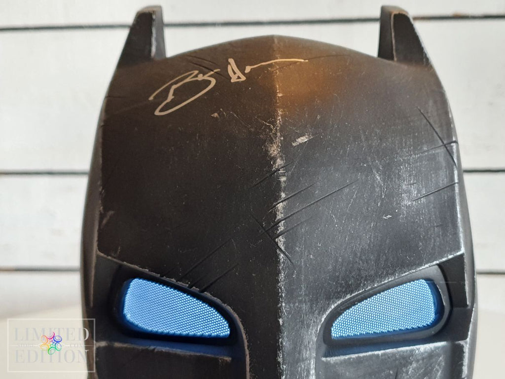 Masque Batman échelle 1:1 signé par Ben Affleck