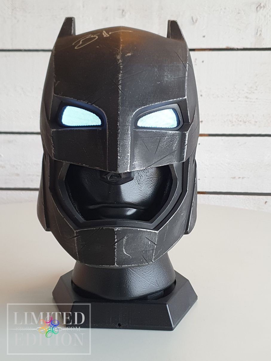 Masque Batman échelle 1:1 signé par Ben Affleck