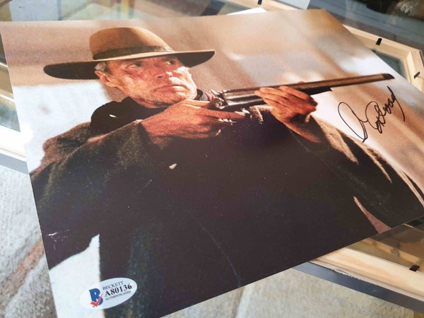 Autographe de Clint Eastwood sur une photo tirée du film Impitoyable.