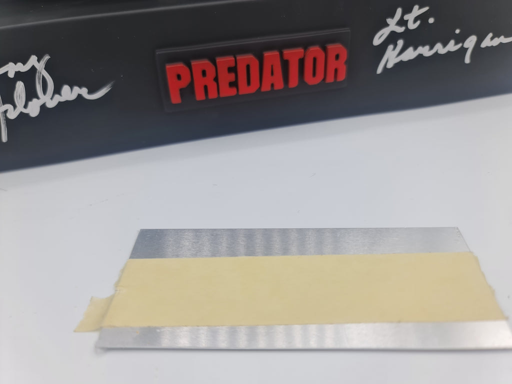 Predator Plasmacaster 42/150 signé par Danny Glover. Certificat d'authenticité