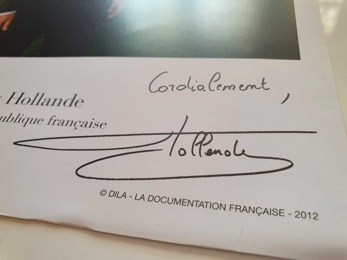 Photo présidentielle signée par François Hollande
