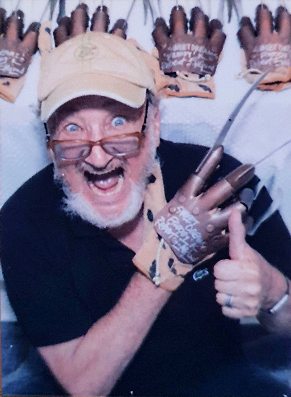 Gant de Freddy Krueger 4 signatures ! Photos des acteurs