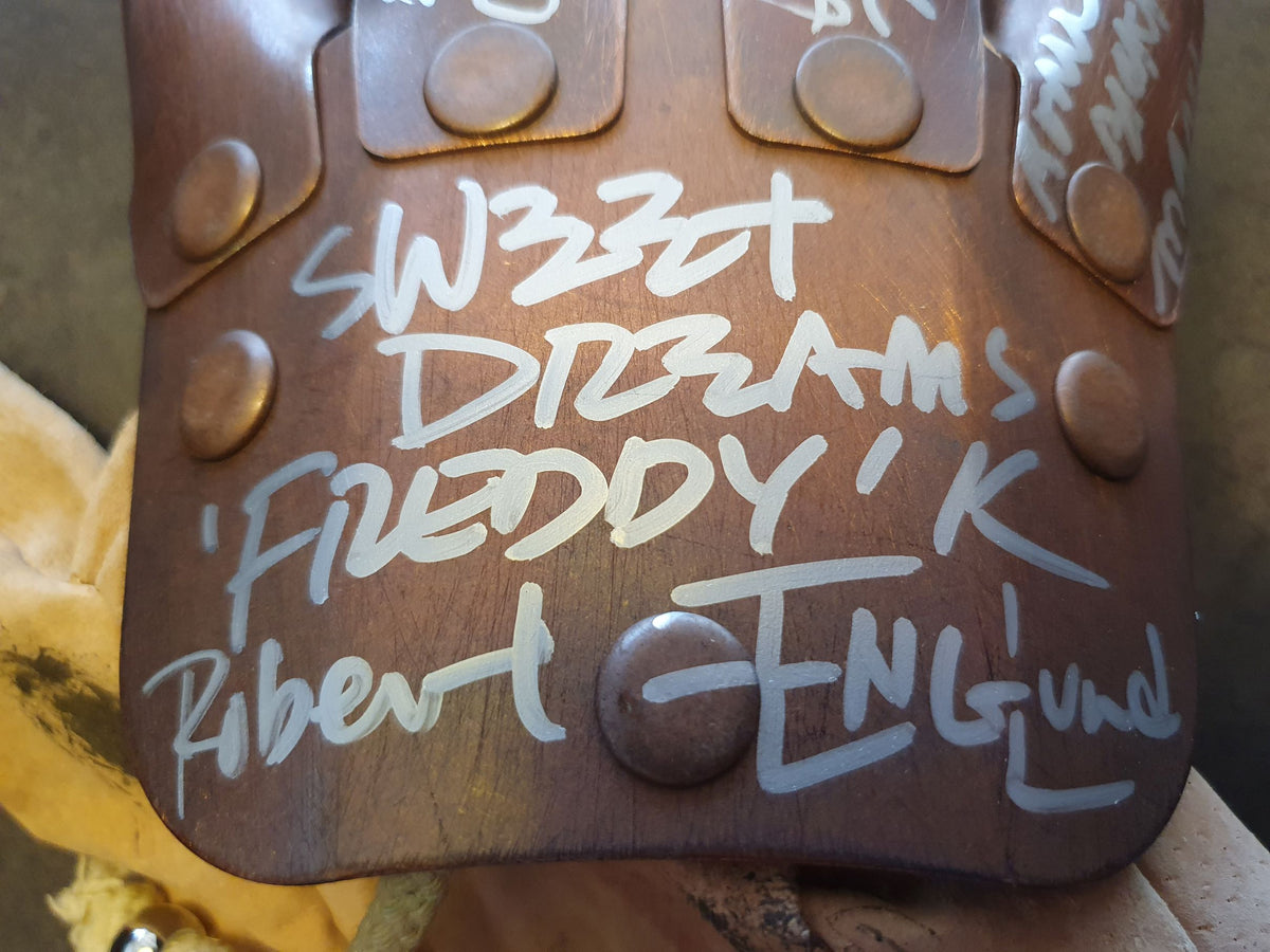 Gant de Freddy Krueger 4 signatures ! Photos des acteurs